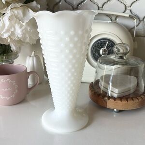 ♥️… Large Shabby Chic Dot Hocking Hobnail Footed Milk Glass Flower Vase  9”
